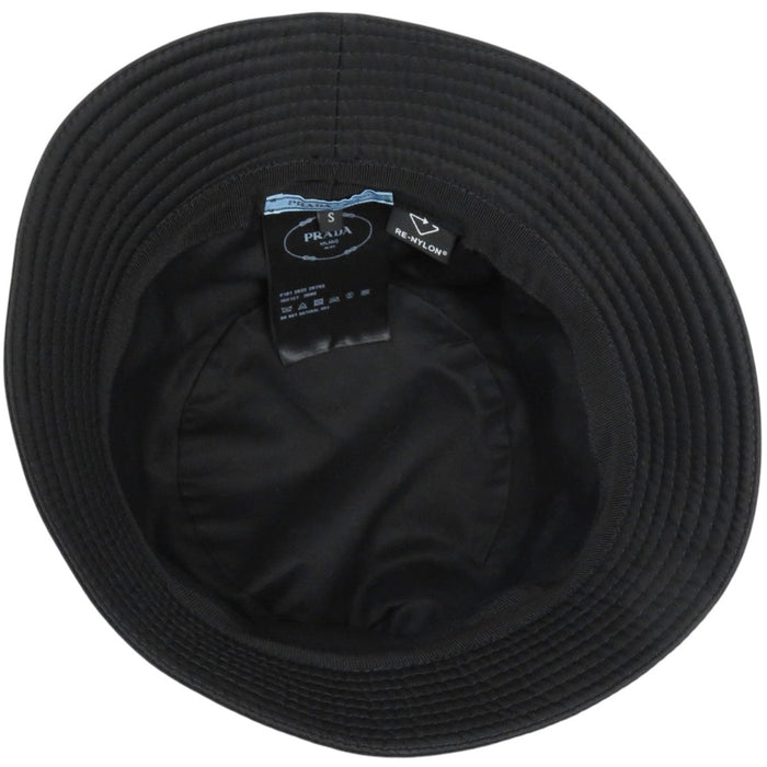 PRADA 
Triangle logo Rinalylon 
Re-Nylon bob