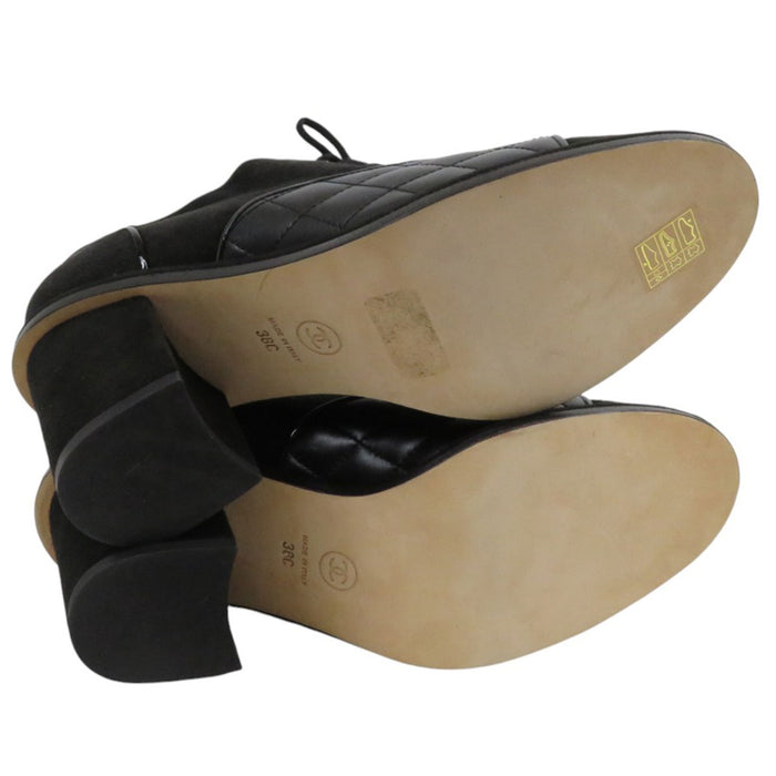 CHANEL COCO CC logo matelassé pelle tacchi alti stivaletti con lacci in camoscio con logo Coco Mark