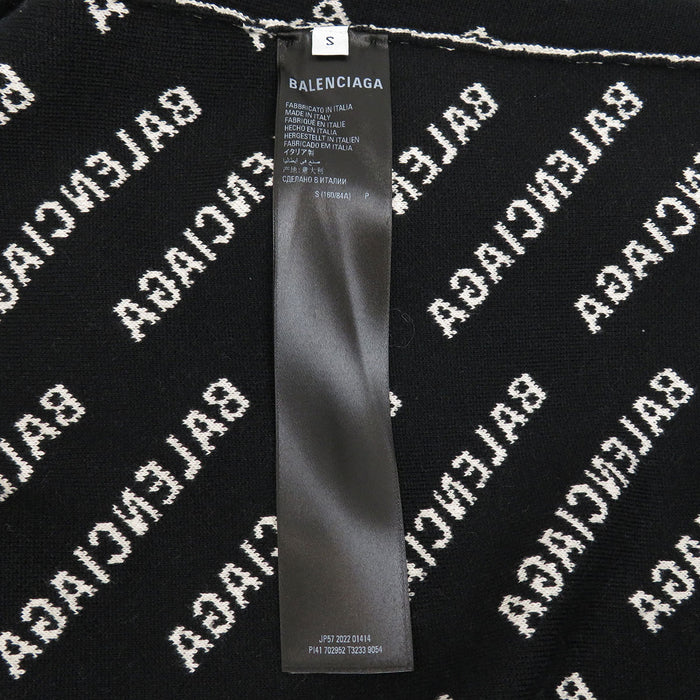 BALENCIAGA 
All-over pattern 2022 model 
All-over logo knit