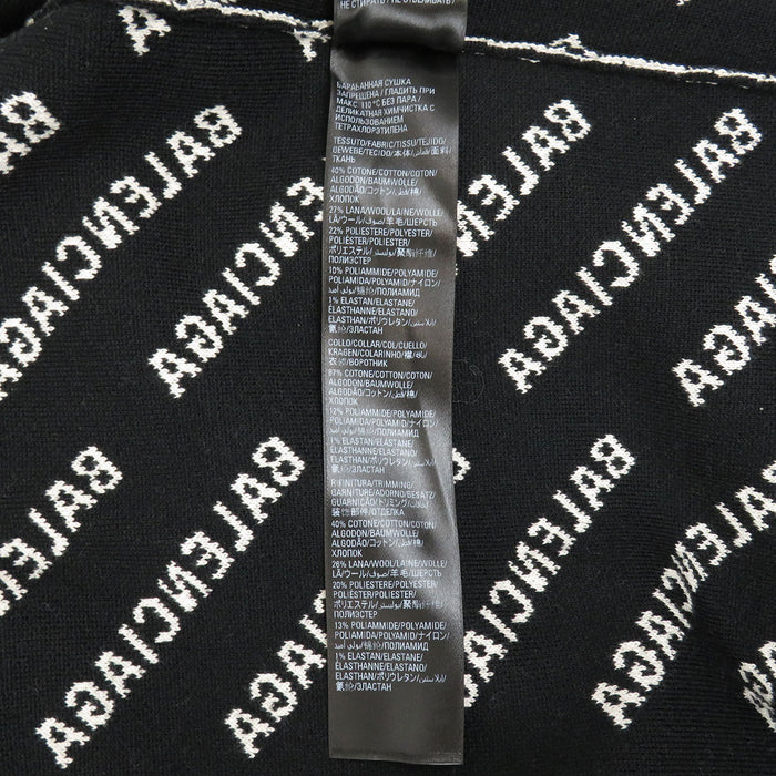 BALENCIAGA 
All-over pattern 2022 model 
All-over logo knit