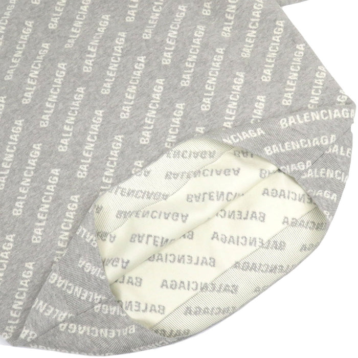 BALENCIAGA 
All-over pattern 2022 model 
All-over logo knit