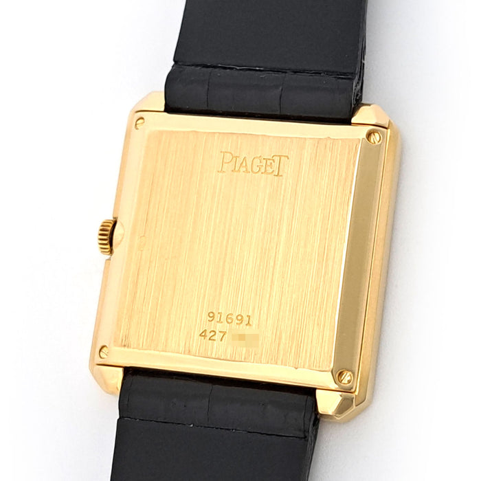 PIAGET 
Vintage watch diamond bezel