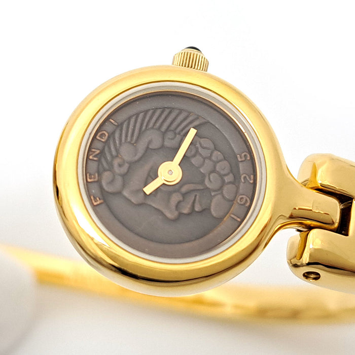 FENDI 
ダブルフェイス 2タイムゾーン