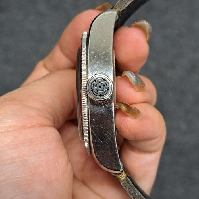 【WHOLESALES】
TUDOR 
79220R 
箱（内箱破損）　ギャランティ　ナイロンベルト（使用感あり）