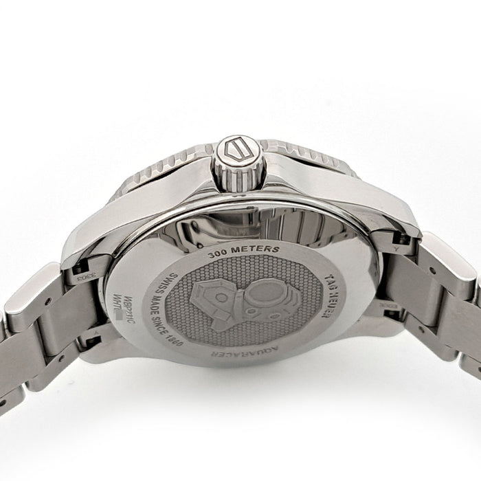 泰格豪雅  
水上竞速专业款  
附盒子与保卡