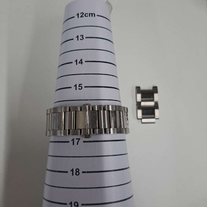 【WHOLESALES】
CARTIER 
箱（内箱劣化）　保修卡