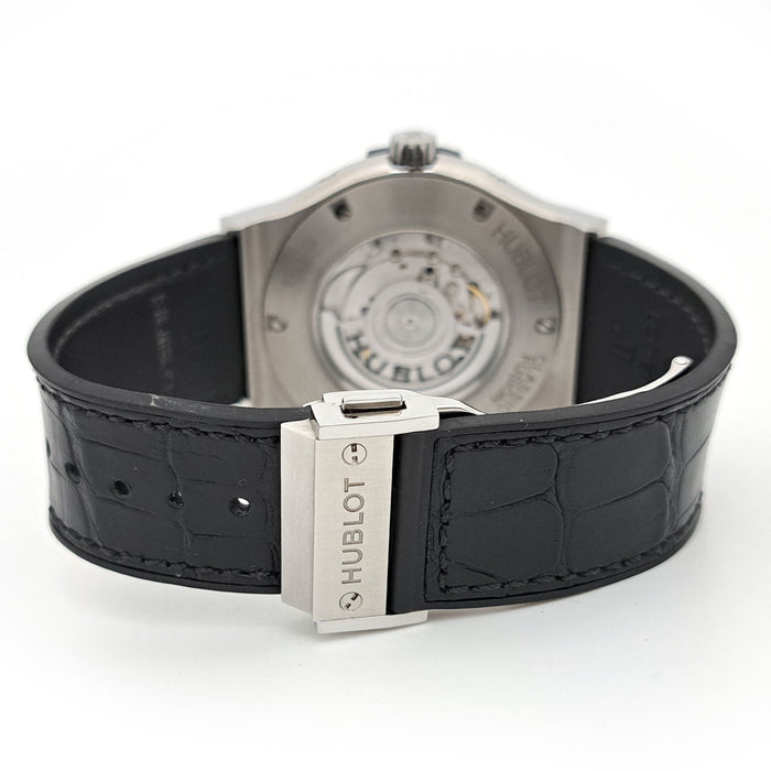 HUBLOT 
Classic Fusion Aérofusion Phase de Lune 
Avec boîte et certificat d'authenticité