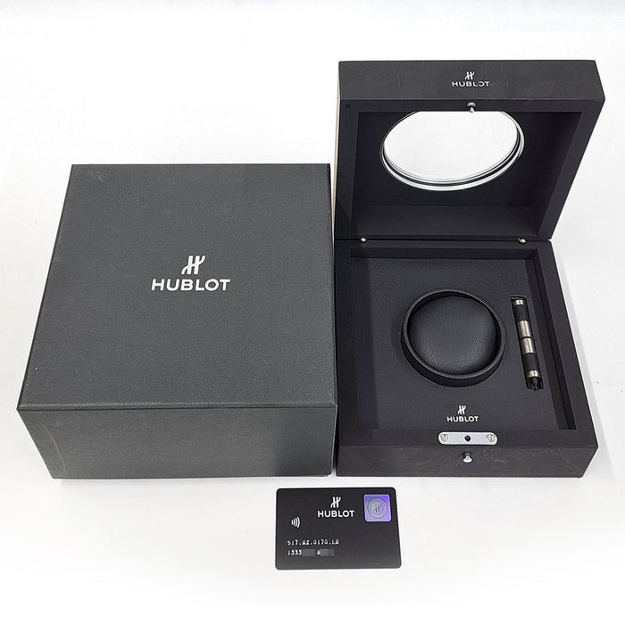HUBLOT 
Classic Fusion Aérofusion Phase de Lune 
Avec boîte et certificat d'authenticité