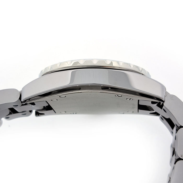 CHANEL 
J12 クロマティック