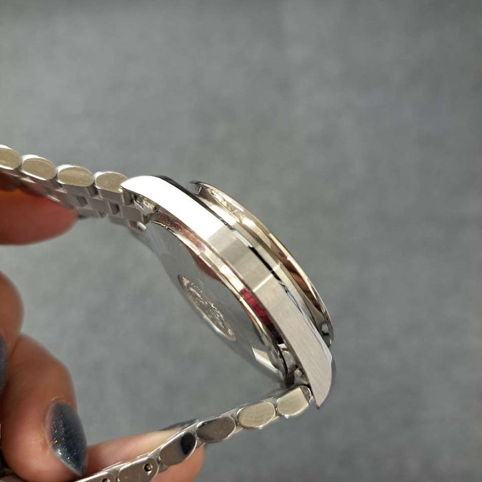 WHOLESALES
OMEGA
3539.5
Speedmaster
Box, Warranty, Pictogram, Links