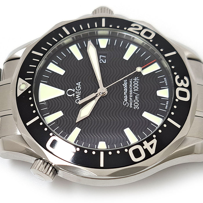 OMEGA  
Seamaster Professional  
With box and warranty card