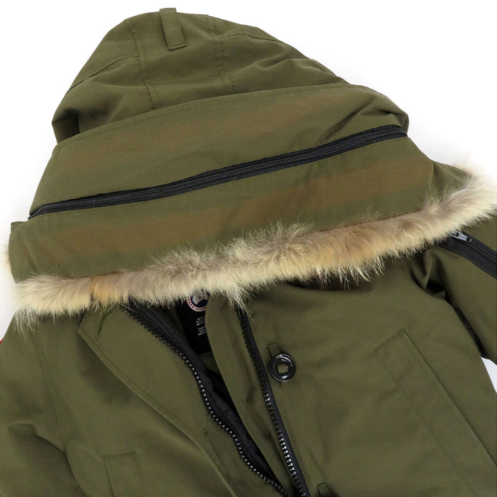CANADA GOOSE 
Giacca imbottita con cappuccio e pelliccia di coyote con toppa