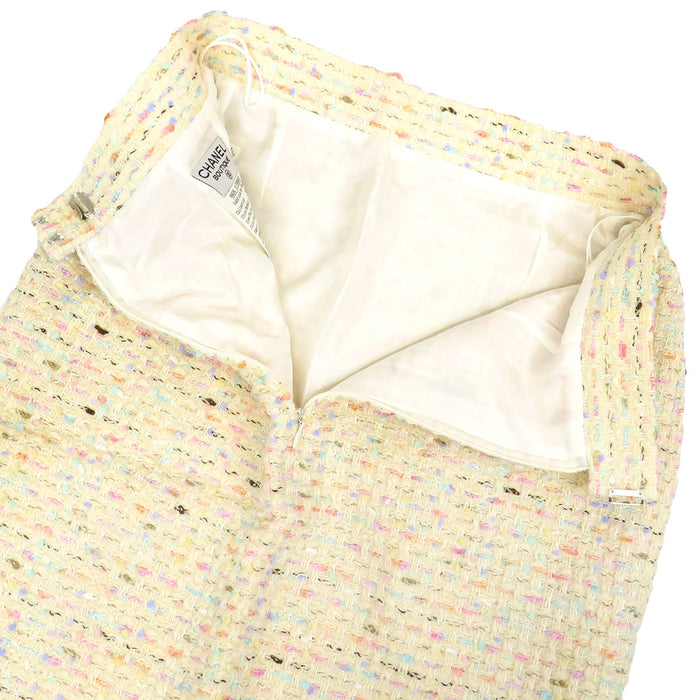 CHANEL 
COCO CC Bottone Coco Completo senza colletto con scollo a V 94P 
Set vintage in tweed con logo Coco