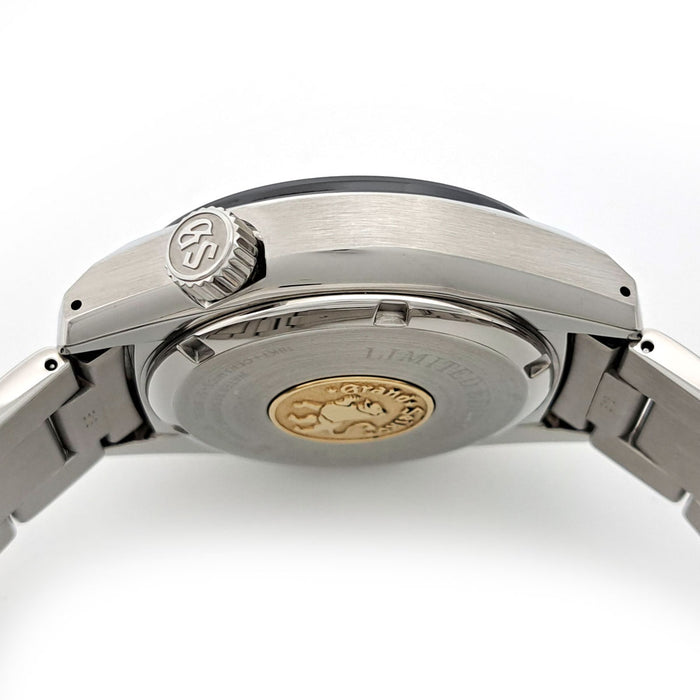 SEIKO 
Grand Seiko Sports Collection 
With Warranty Card