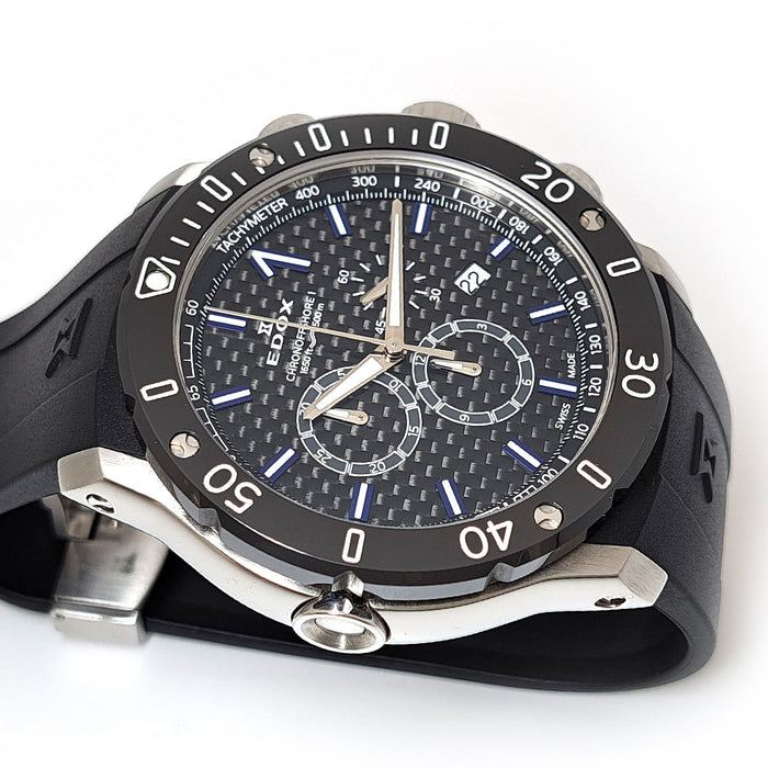 EDOX  
计时离岸  
附带表盒和证书