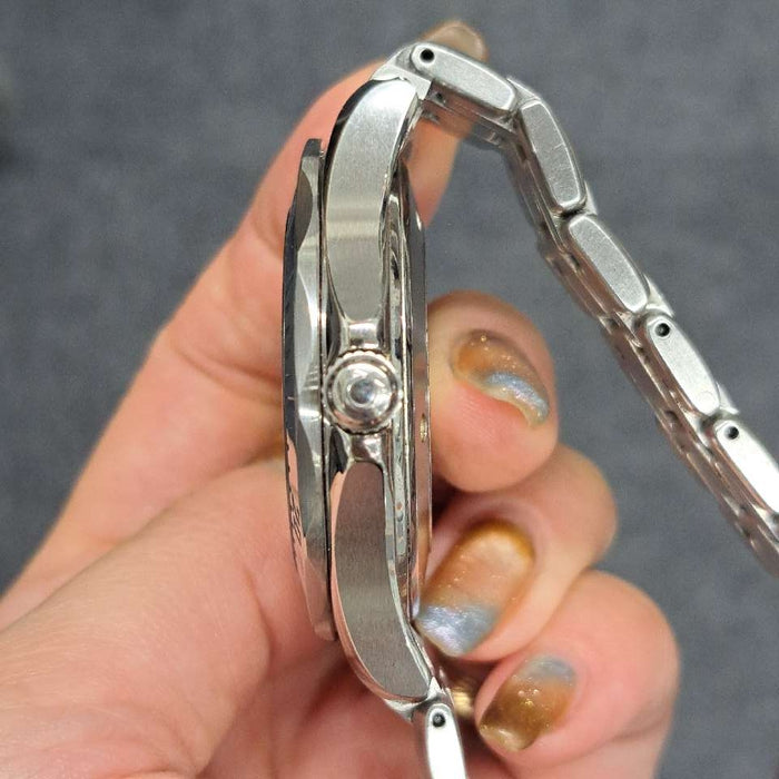 【WHOLESALES】
OMEGA
Inner box (deteriorated) Guarantee (date and shop stamp only)