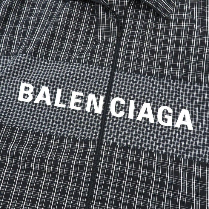 BALENCIAGA 
オーバーサイズ ジップアップ 
ロゴ プリント ポプリン チェック シャツ ジャケット
