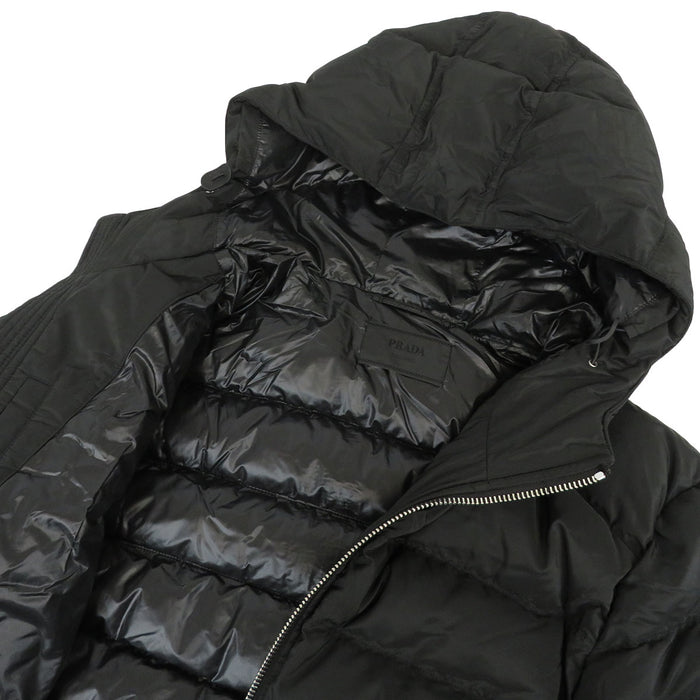 PRADA 
フード ジップアップ 
トライアングルロゴ ダウンジャケット