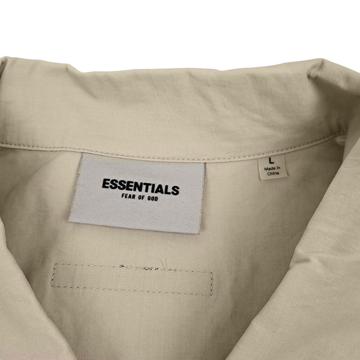 Fear of God 
Essenziali Logo Cotone Nylon 
Giacca Coach Collaborazione ESSENTIALS