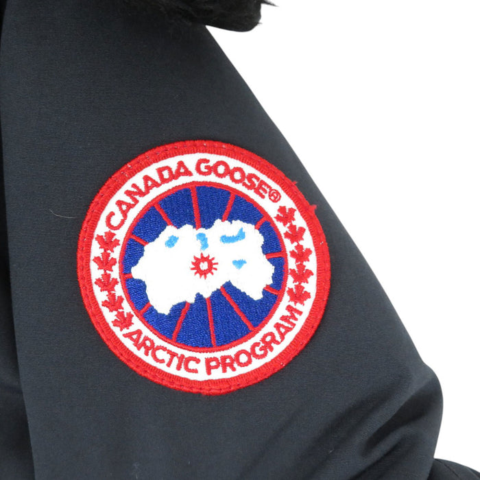 CANADA GOOSE 
Patch logo cappuccio in coyote 
BRONTE giacca imbottita con pelliccia