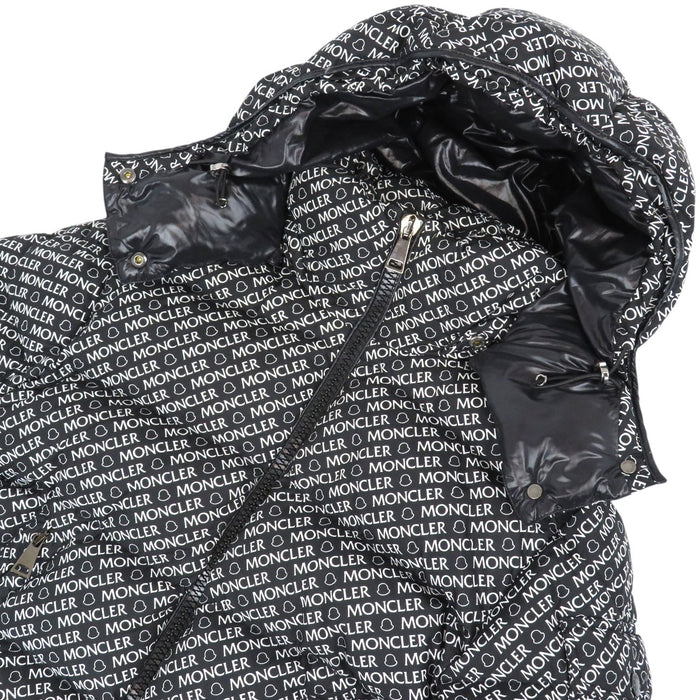 MONCLER 
Blouson matelassé MAIRE avec logo écusson et motif intégral