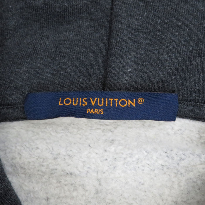 LOUIS VUITTON 
Felpa con cappuccio 
Felpa con stampa logo