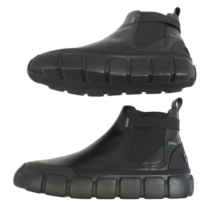 MONCLER 
ロゴ レザー 
MATTHEW SCARPA サイドゴア ショートブーツ