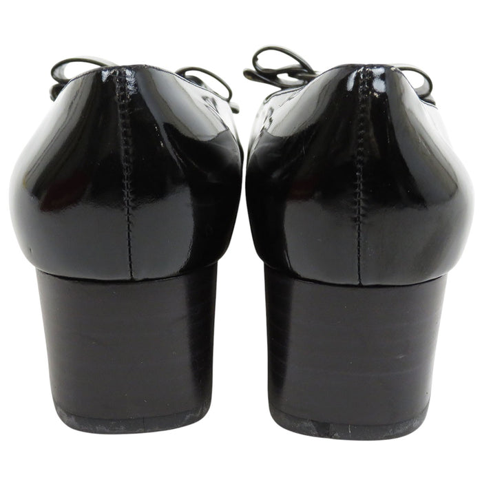 Salvatore Ferragamo 
ヴァラリボン パテント 
Vara パンプス