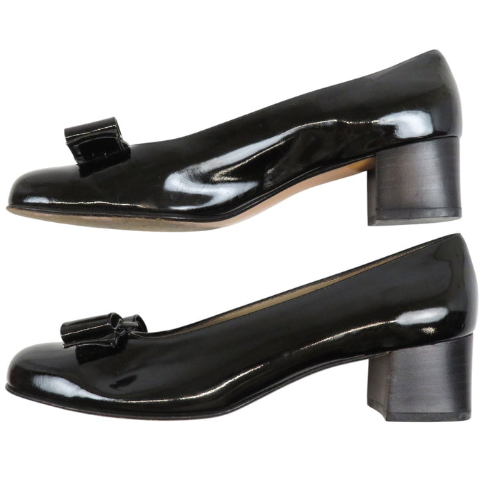 Salvatore Ferragamo 
ヴァラリボン パテント 
Vara パンプス
