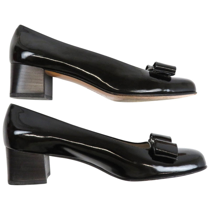 Salvatore Ferragamo 
ヴァラリボン パテント 
Vara パンプス