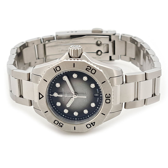 TAG HEUER  
Aquaracer 專業版 200  
附盒子與保卡