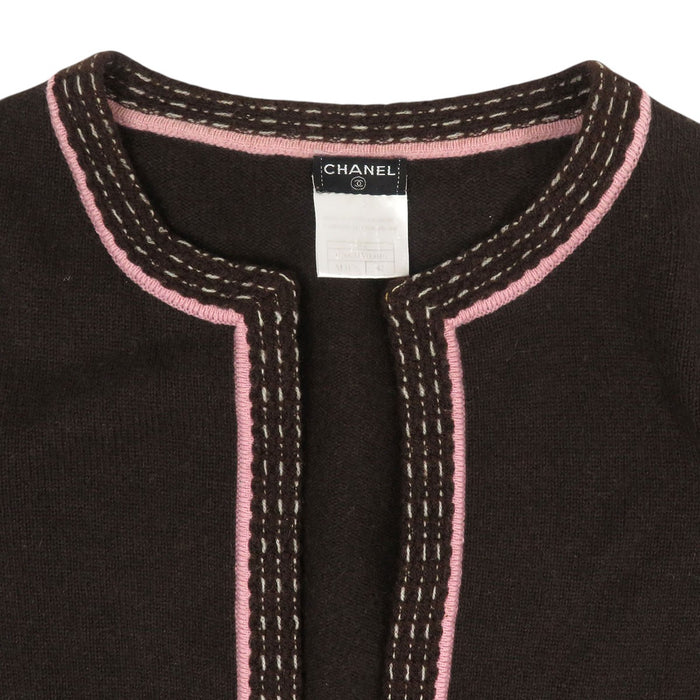 CHANEL 
05A COCO CC Bottone Coco Logo Senza Colletto 
Simbolo Coco Cardigan in Cashmere