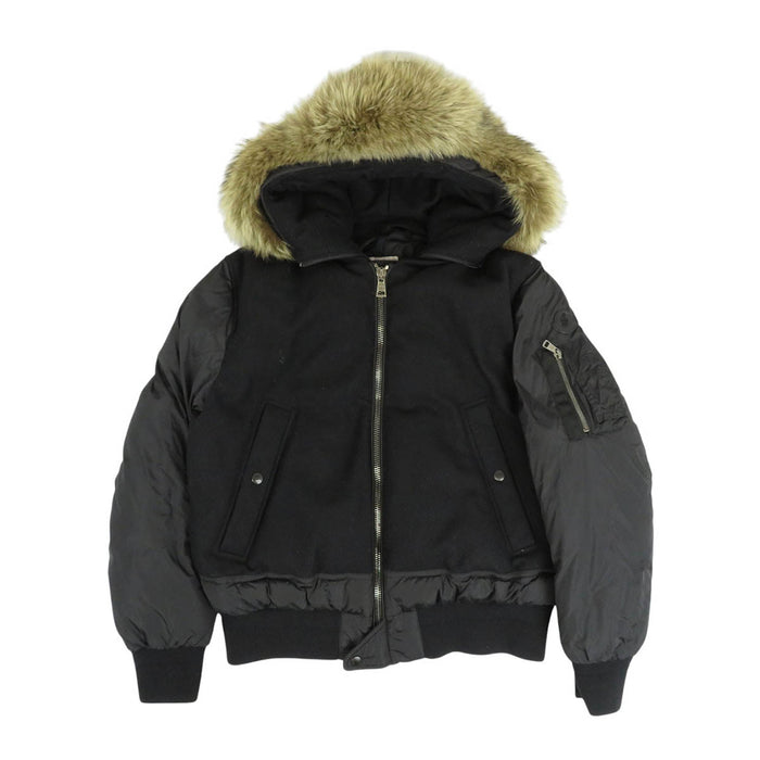 MONCLER 
Blouson MA-1 en laine et nylon avec écusson et fourrure 
Doudoune MUSCADE