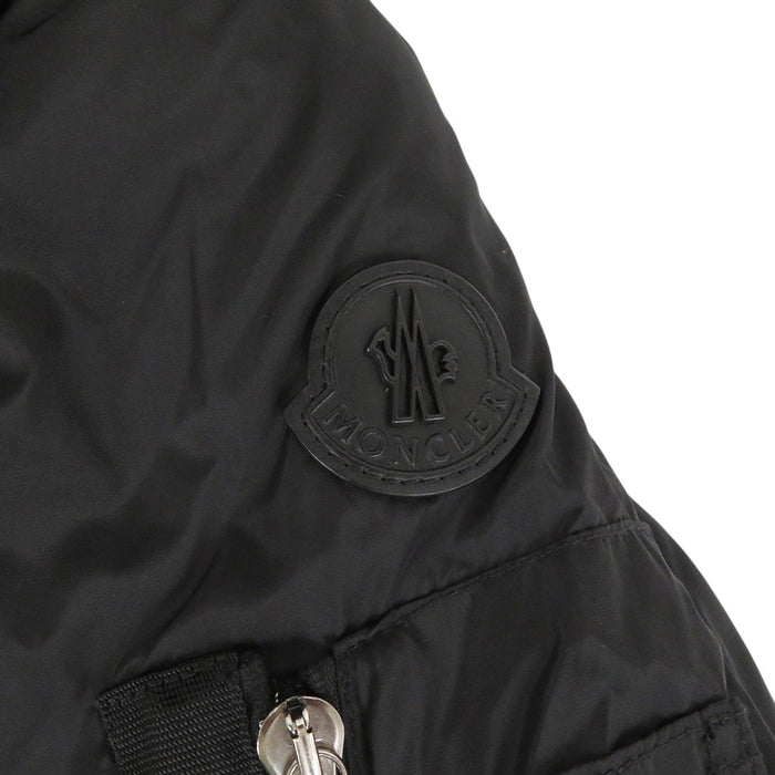 MONCLER 
Blouson MA-1 en laine et nylon avec écusson et fourrure 
Doudoune MUSCADE
