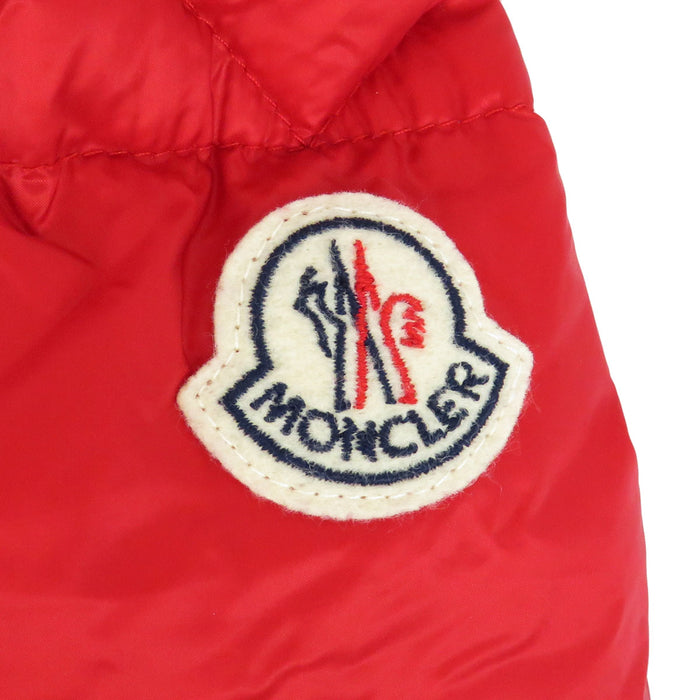 MONCLER 
Écusson logo en nylon 
Doudoune enfant JOURDAN