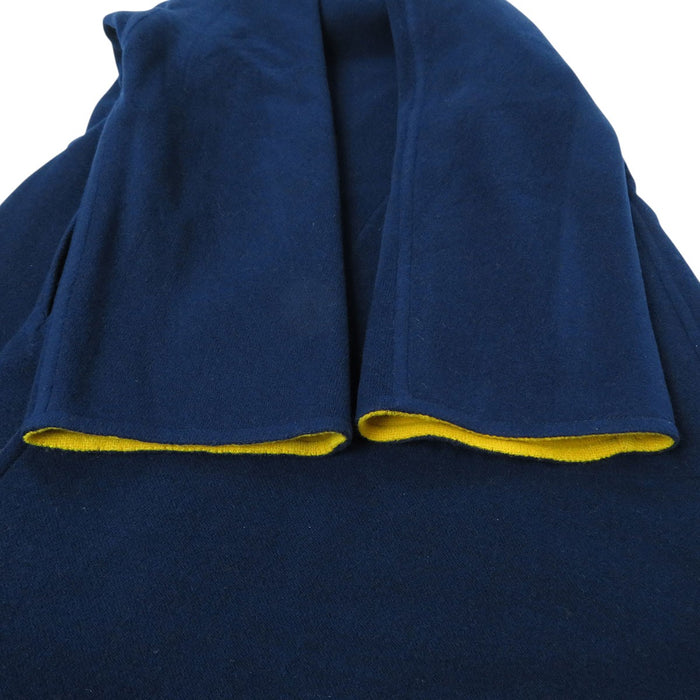 HERMES 
Cintura in pelle con bottoni Serie, misto cashmere 
Cappotto lungo in lana