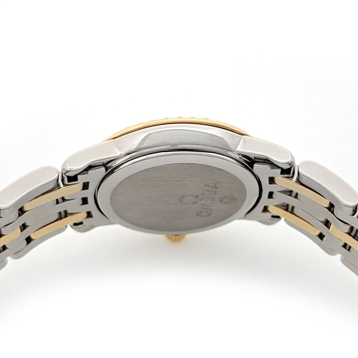 OMEGA
De Ville Prestigio quadrante madreperla con lunetta di diamanti
Con scatola e garanzia