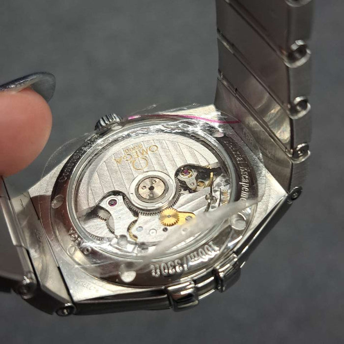 【批發】
OMEGA
123.10.35.20.02.001
盒子（內盒劣化） 保證書 符號 計時碼錶證書