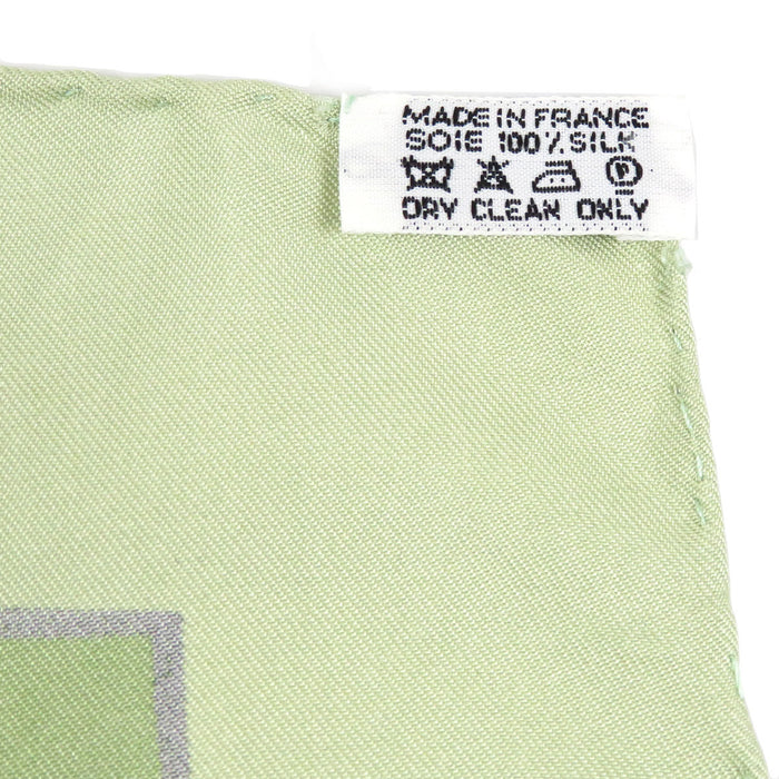 HERMES 
スカーフ 大判 シルク 
カレ 90 RETOUR A LA TERRE 故郷に帰る