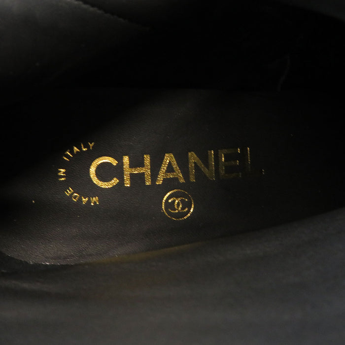CHANEL 
COCO CC ゴールドカラー金具 パテントレザー 
ココマーク カメリア ショートブーツ