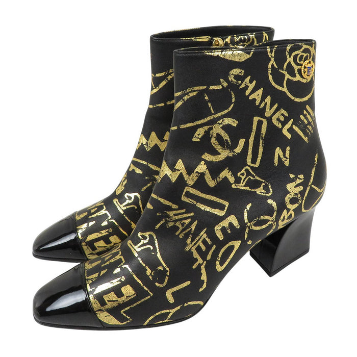 CHANEL 
COCO CC ゴールドカラー金具 パテントレザー 
ココマーク カメリア ショートブーツ
