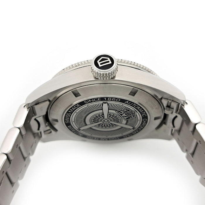 TAG HEUER  
Autavia  
With box and certificate