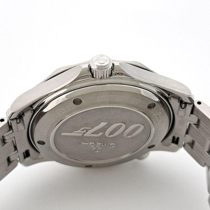 OMEGA  
Seamaster 007 James Bond ENSEMBLE COMPLET Révisé  
Révision effectuée Avec boîte et certificat