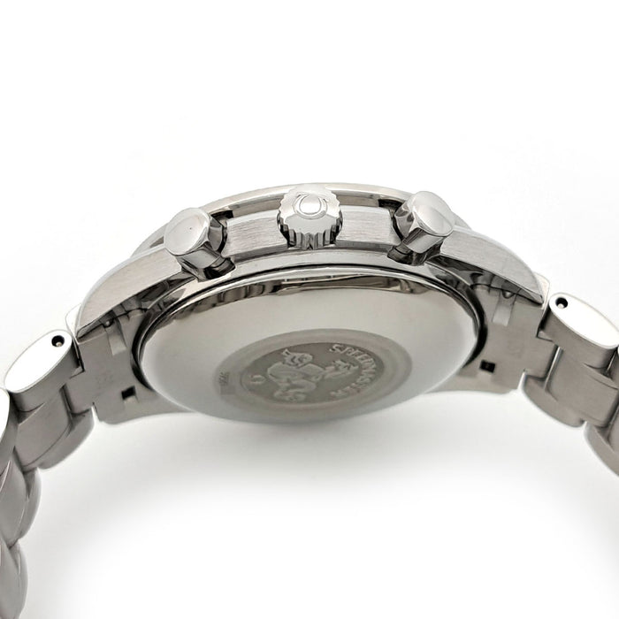 OMEGA 
Cronografo Speedmaster con triplo calendario 
Con scatola