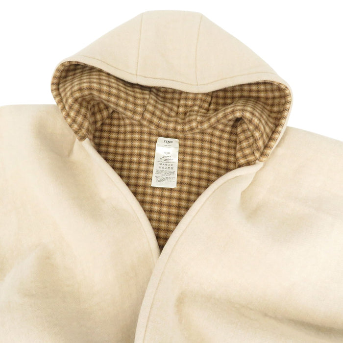 FENDI 
フード フリンジ ウール混 カシミヤ混 
ロゴ ケープ