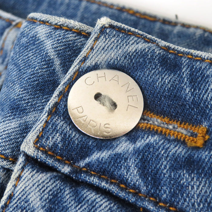 香奈儿  
可可 CC 标志钮扣 棉质  
绗缝 裤脚拉链 牛仔裤