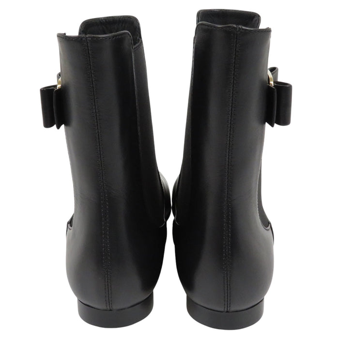 Salvatore Ferragamo 
ロゴ ゴールドカラー金具 リボン レザー 
ヴァラ ショートブーツ