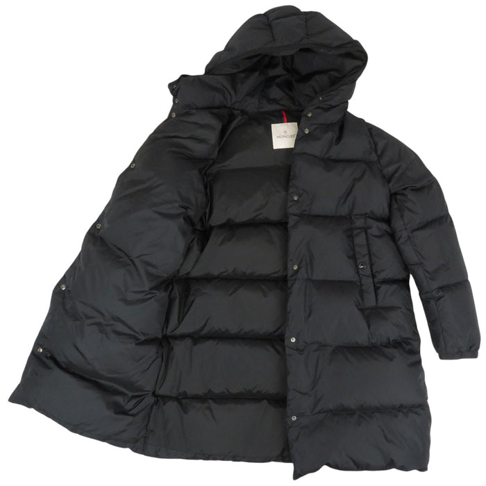 MONCLER 
ロゴワッペン フード ボタン 
BURGAUX ブルゴー ダウンジャケット