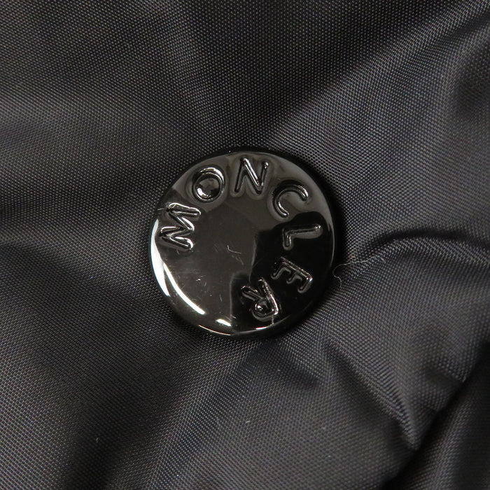 MONCLER 
ロゴワッペン フード ボタン 
BURGAUX ブルゴー ダウンジャケット
