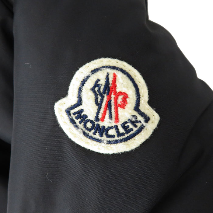 MONCLER 
ロゴワッペン フード ボタン 
BURGAUX ブルゴー ダウンジャケット